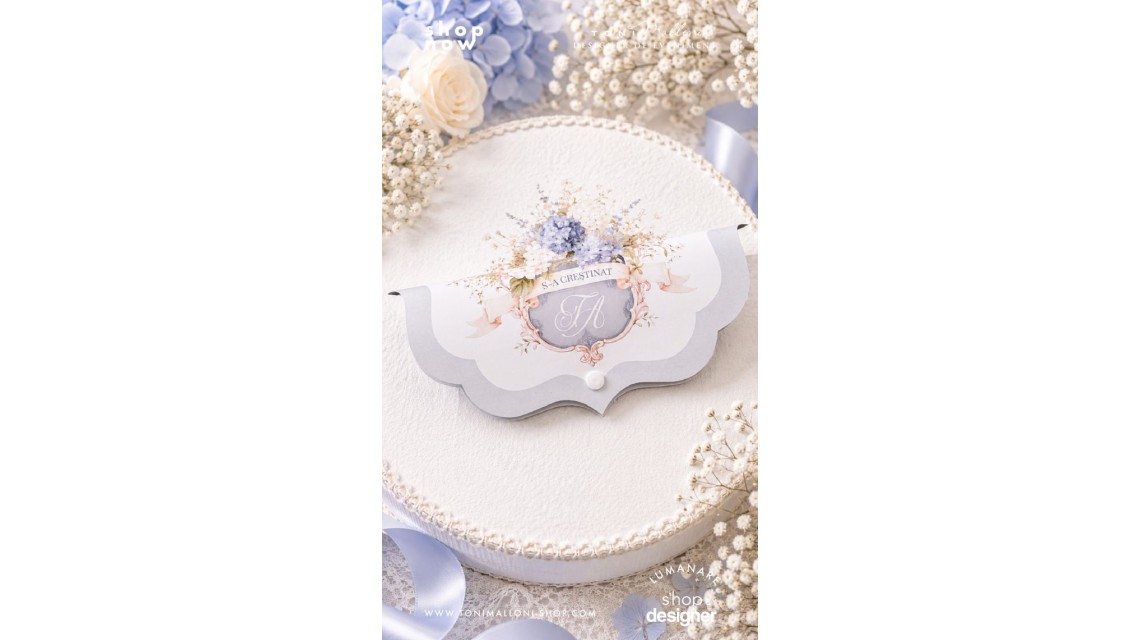 Trusou Botez Băiat Blue Hydrangea Hortensii Bleu și Monogramă Regală 4